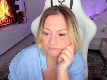 cam girl porn kiradivine image #512638
