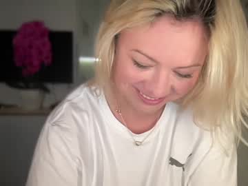 cam girl porn kiradivine image #6769500