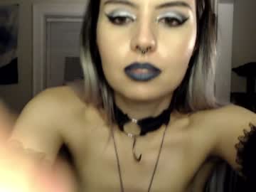 cam girl porn runacrow image #4973179