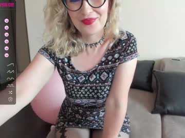 cam girl porn emilymilf__ image #4916478