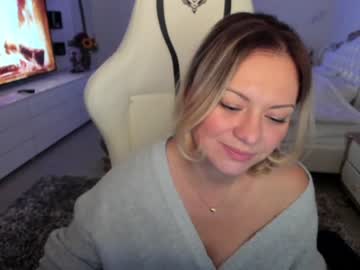 cam girl porn kiradivine image #405055