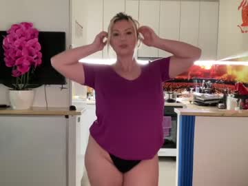 cam girl porn kiradivine image #6634582