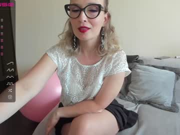 cam girl porn emilymilf__ image #4688619