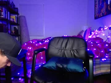 cam man porn holenextdoor image #3585396