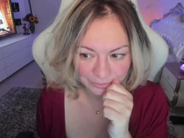cam girl porn kiradivine image #361545