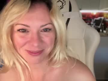 cam girl porn kiradivine image #6840279