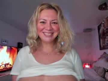 cam girl porn kiradivine image #772063