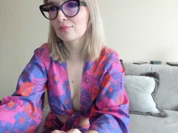 cam girl porn emilymilf__ image #3953188