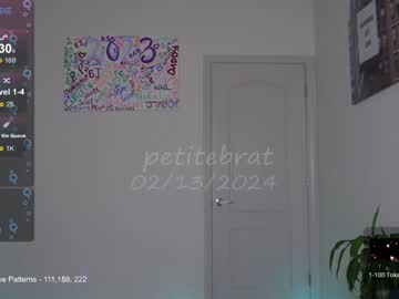 cam girl porn petitebrat image #6354571