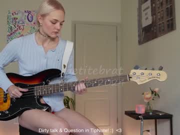cam girl porn petitebrat image #6707355