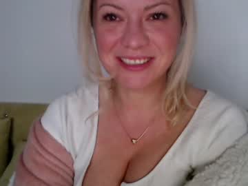 cam girl porn kiradivine image #1669115
