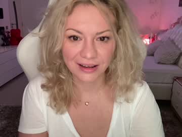 cam girl porn kiradivine image #764156