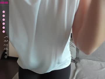 cam girl porn emilymilf__ image #4703346