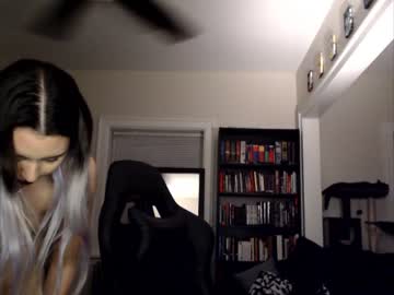 cam girl porn runacrow image #4495310