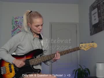 cam girl porn petitebrat image #6722372