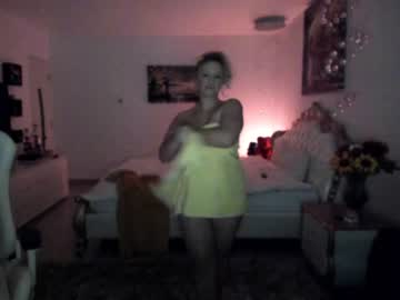 cam girl porn kiradivine image #1302615