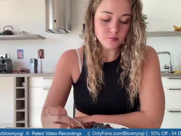 cam girl porn bloomyogi image #4173500