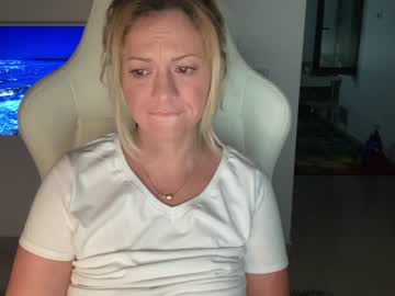 cam girl porn kiradivine image #2423524