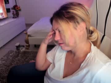 cam girl porn kiradivine image #411827