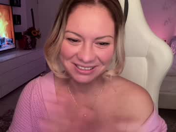 cam girl porn kiradivine image #455172