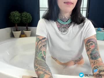 cam girl porn harliequinnx image #5076693