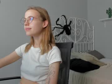cam girl porn asemiluna image #453937