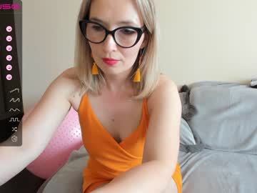 cam girl porn emilymilf__ image #4503257