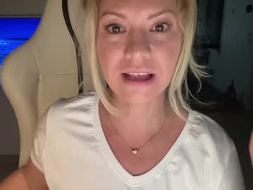 cam girl porn kiradivine image #2423242