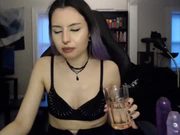 cam girl porn runacrow image #4402602