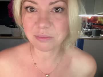 cam girl porn kiradivine image #6791383