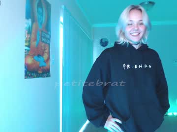 cam girl porn petitebrat image #240261